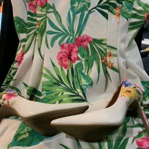 White and flower pattern dress and heels